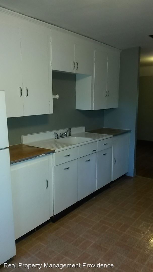 Building Photo - 1 br, 1 bath Apartment - 121-123 Pawtuxet Ave