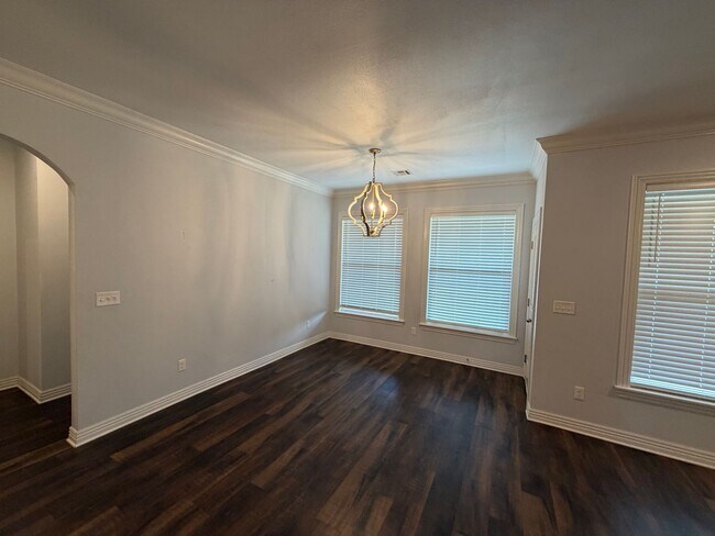 Foto del edificio - Beautiful craftsman home in highly desirable neighborhood