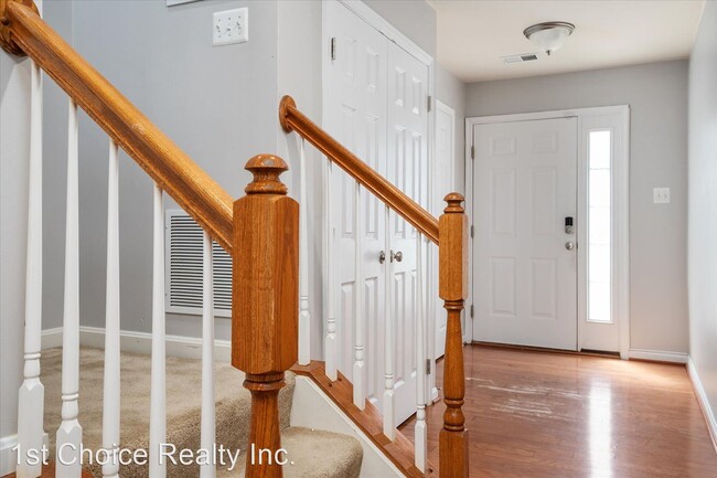 Building Photo - 3 br, 2.5 bath House - 1727 Jennifer Meado...