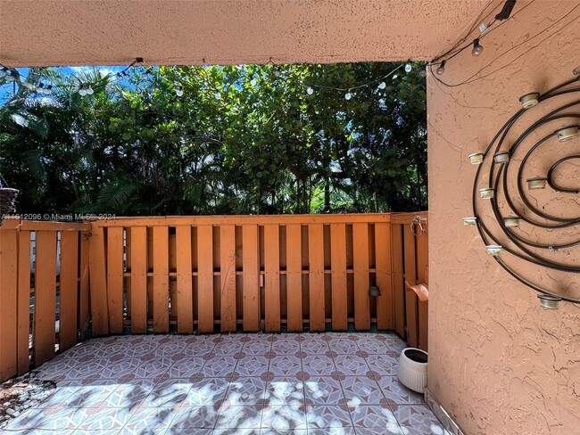 Foto del edificio - 7208 Fairway Dr