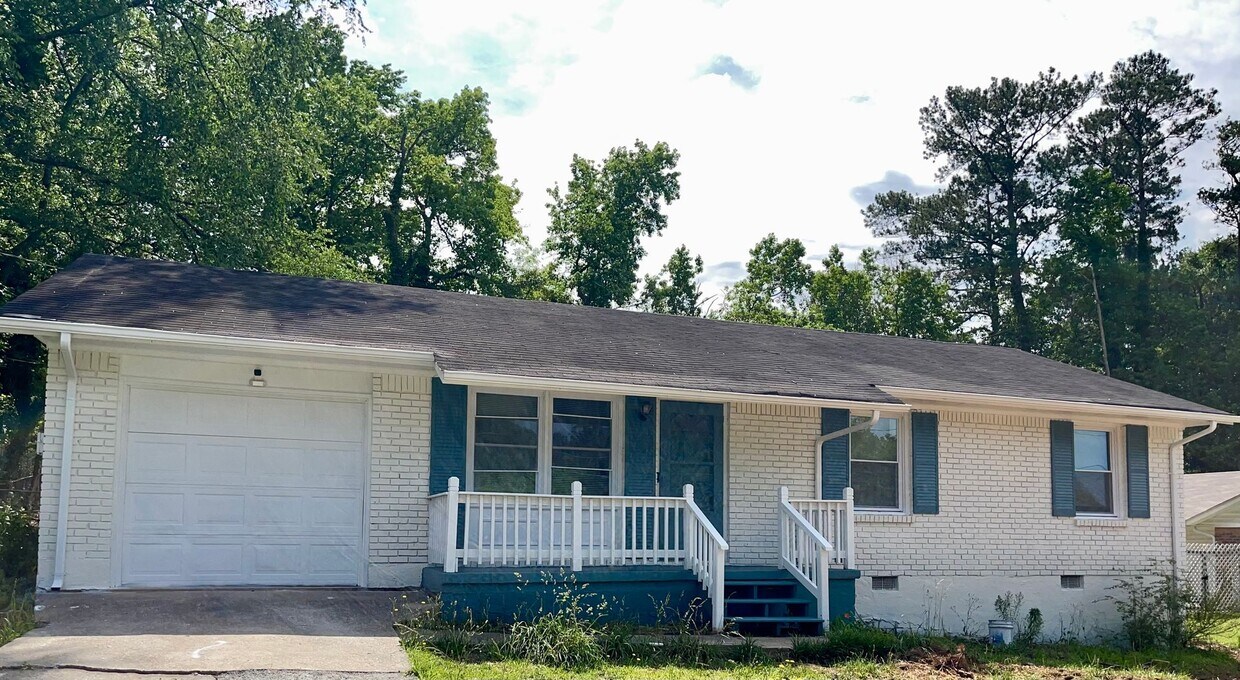 Foto principal - 3 Bed Ranch...TOTALLY Renovated!