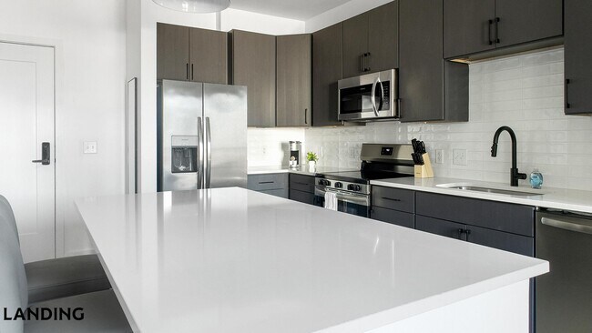 Building Photo - 1007 S Mint St