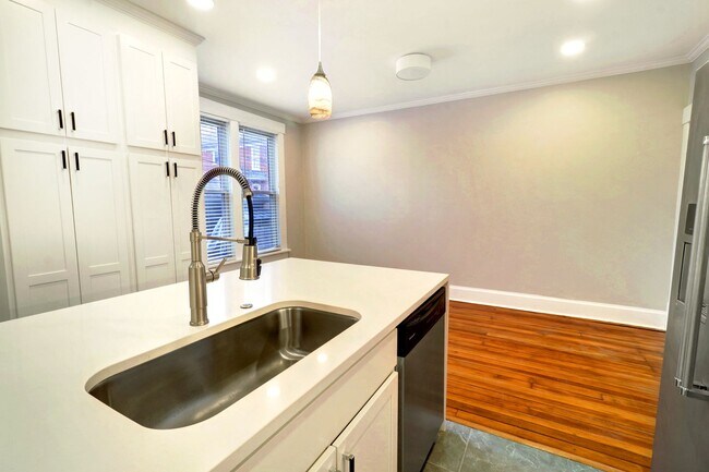 Foto del edificio - 916-918-918 Harrison Ave