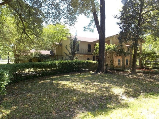 Building Photo - 572 Roanoke Dr
