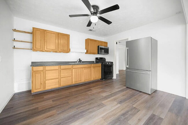 Foto del edificio - 1112 Anderson Dr