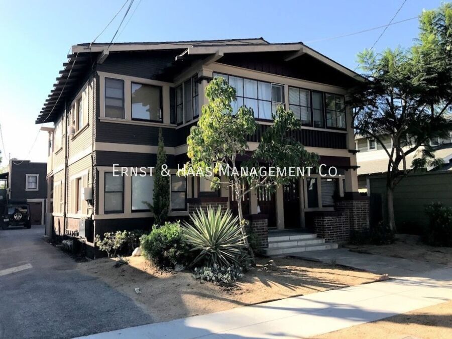 Building Photo - Beautiful Craftsman Studio Apartment in Pr...