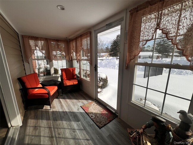 Building Photo - 44 Trent Ct