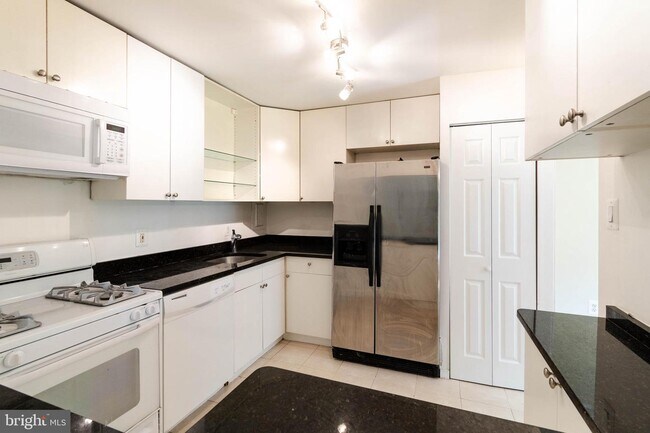 Foto del edificio - 1 Canterbury Square