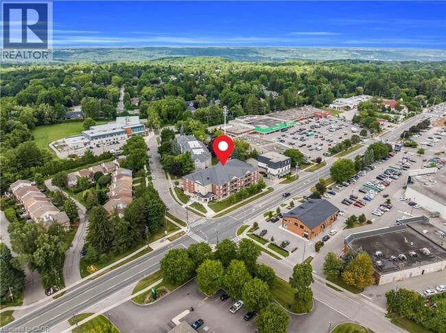 Building Photo - 95 Wilson St W