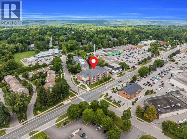 Photo du bâtiment - 95 Wilson St W