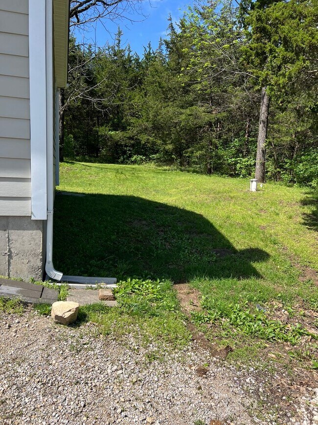 Foto del edificio - 3 bed, 2 bath, 2 car garage Home on 5 Acres
