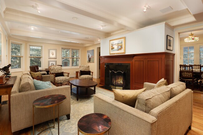 Foto del edificio - 513-517 W Bleeker St