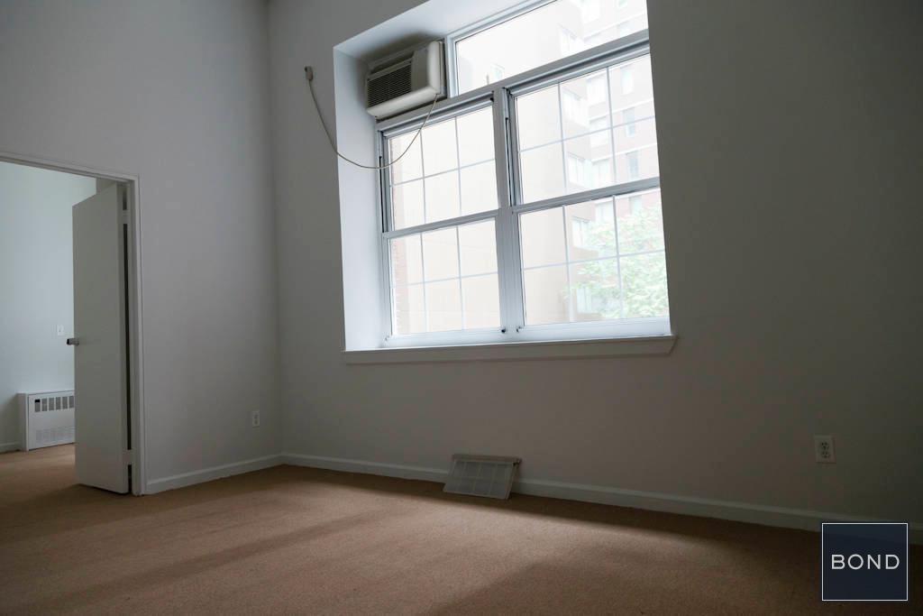Primary Photo - 33 Gold St