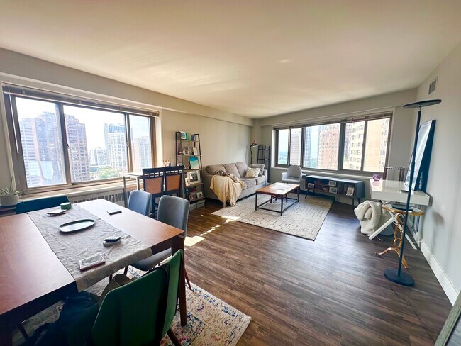 Foto del edificio - 1360 N Lake Shore Dr