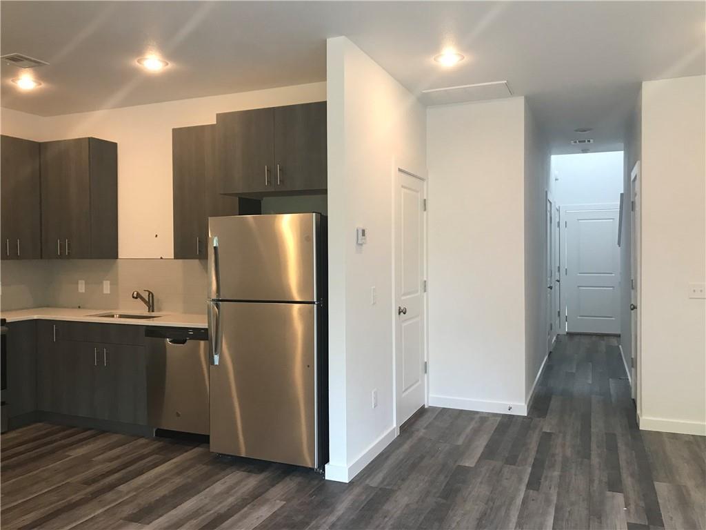 Foto principal - 628-626 N College St