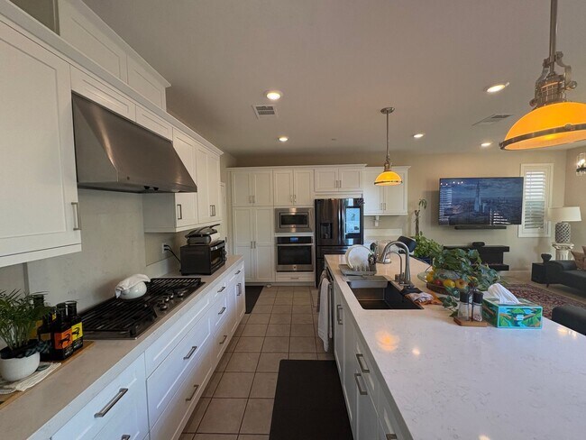 Building Photo - Elegant Fully Furnished 3BR/2.5BA Condo in Carlsbad
