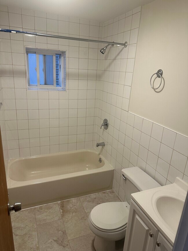 bathroom - 2806 Snyder Ave