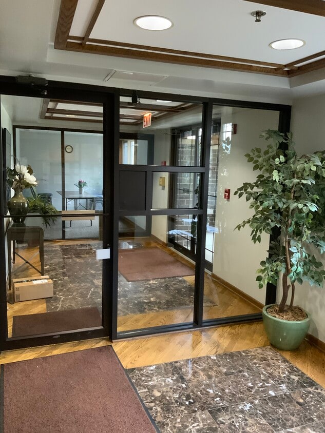 9200 E Prairie Rd Unit 305, Evanston, IL 60203 Condo for Rent in