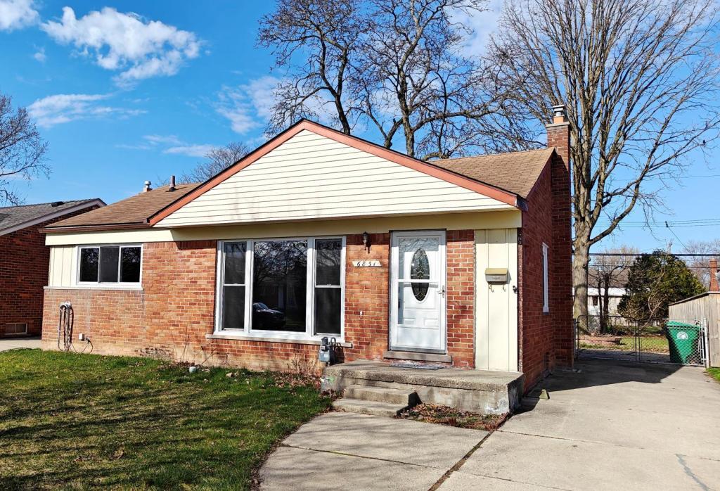 Foto principal - 6831 Whitby St