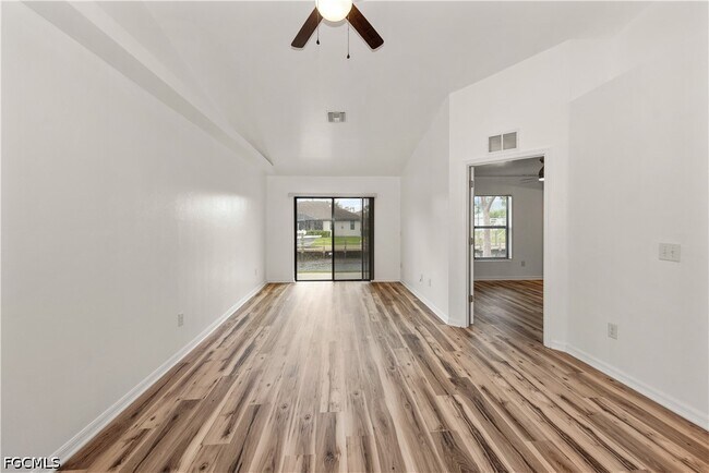 Foto del edificio - 3520 SW 17th Ave
