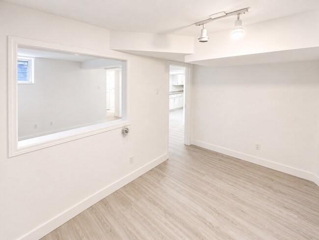 Photo du bâtiment - 171 Bay St S
