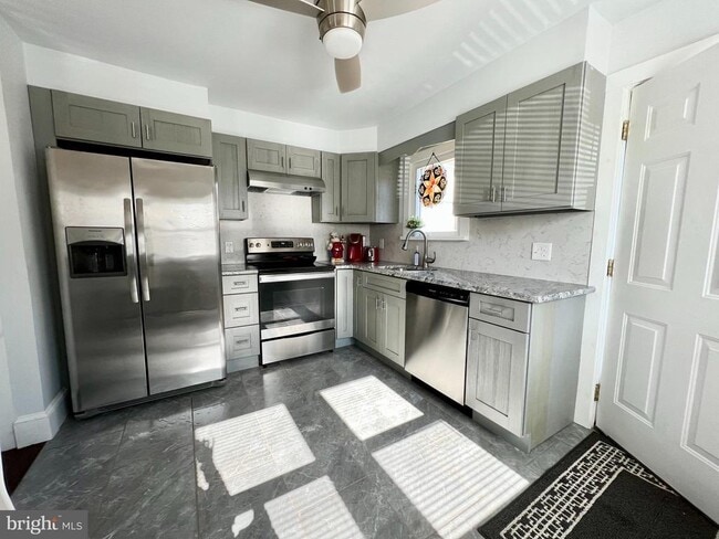 Building Photo - 12 Birch Ave