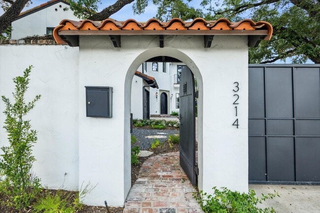 Foto del edificio - 3214 Westheimer Rd