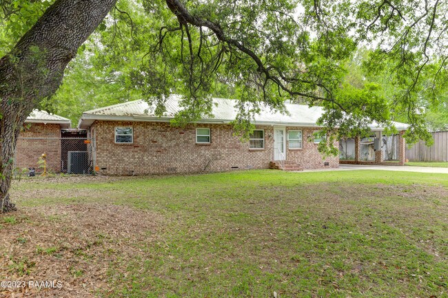 Building Photo - 211 Dorsey Rd