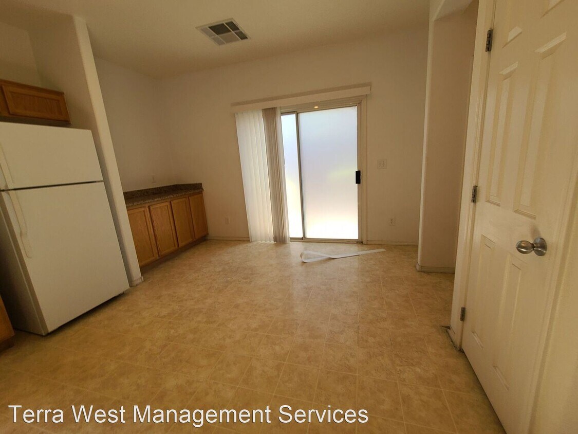 Building Photo - 10601 Coal Canyon Ave