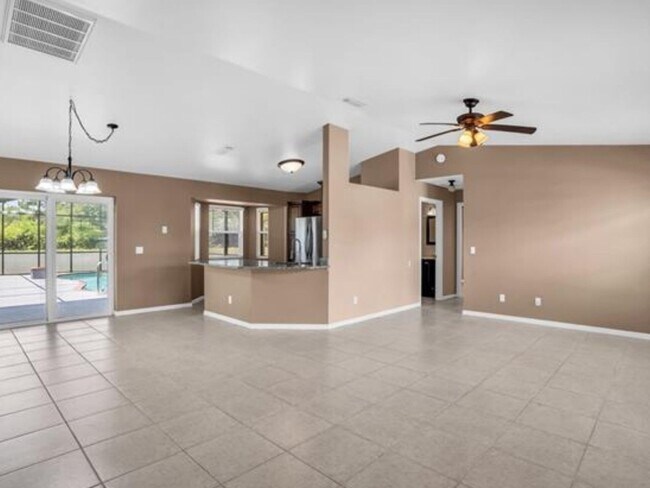 Building Photo - 3 Bedroom Single Family Home in Lehigh Acres