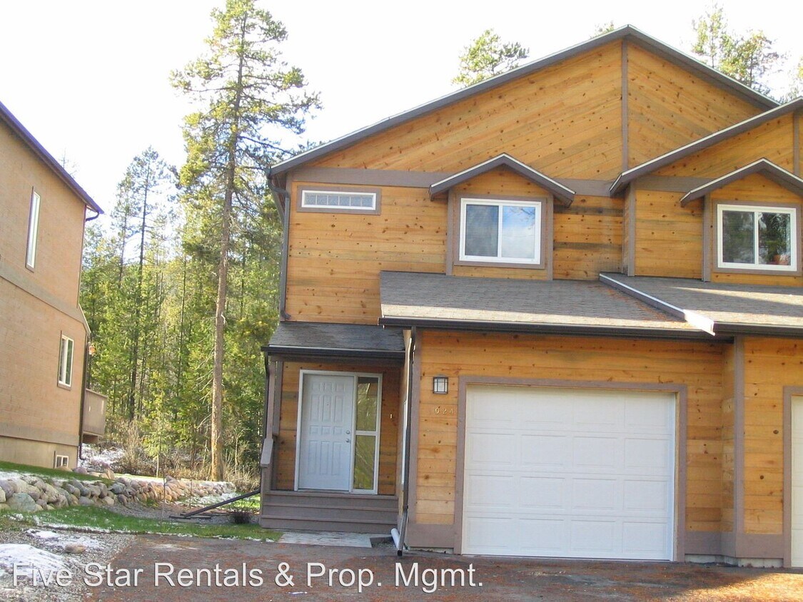 Primary Photo - 4 br, 3.5 bath House - 1024 State Park Rd.