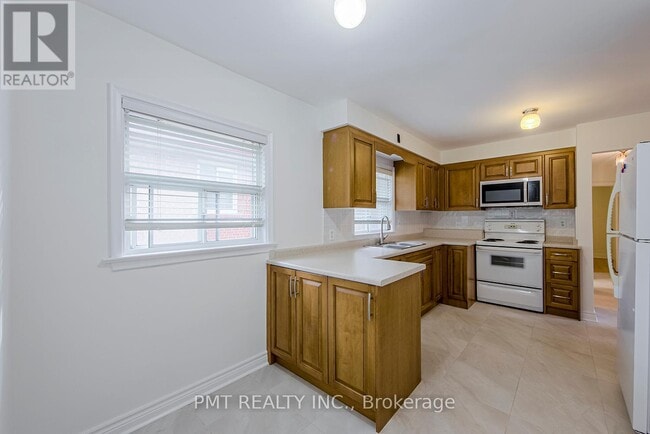 Photo du bâtiment - 7 Sylla Ave