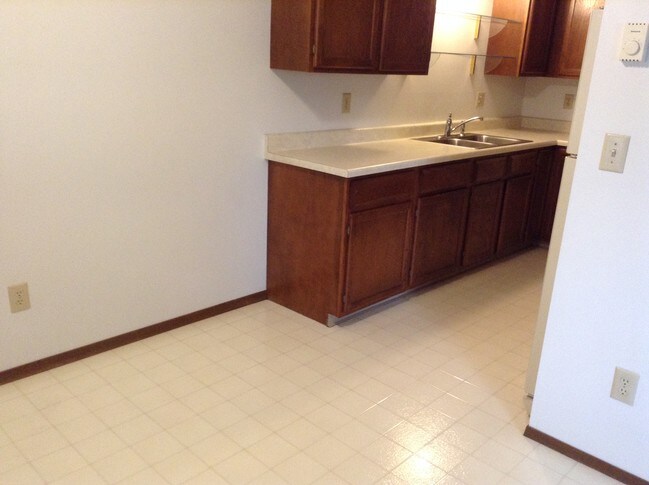 Foto del edificio - Elmwood Duplex