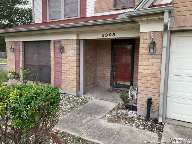 Foto del edificio - 5903 Eagle Lake Dr