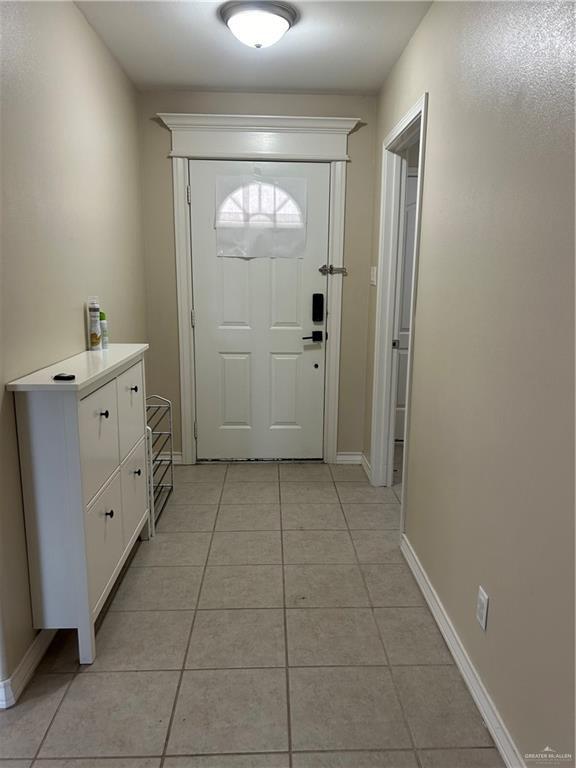 Building Photo - 3638 Frontier Dr