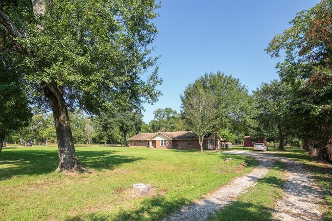 Foto del edificio - 8710 West Ln