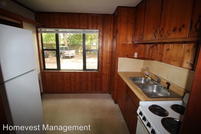 Building Photo - 3245 Clemwood Dr