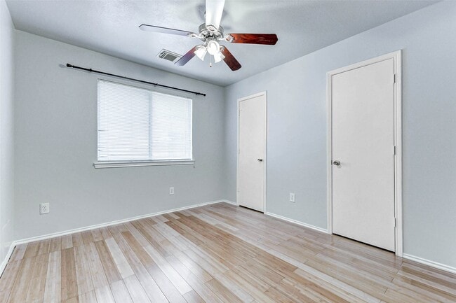 Foto del edificio - 4722 Windy Cypress Ct