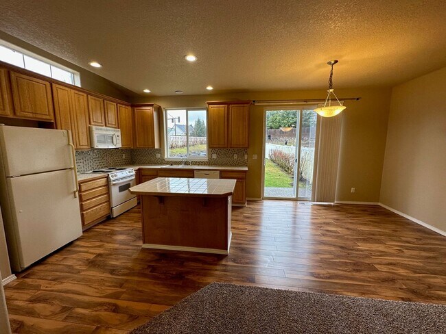 Building Photo - 20003 Hoodview Court ~ Luxury Townhome