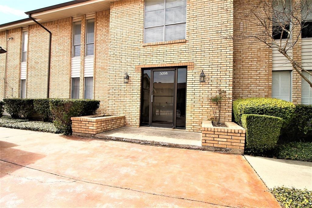 Primary Photo - 5098 Matilda St