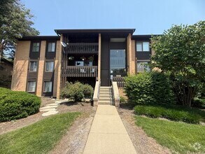 Building Photo - 6105 Knoll Valley Dr