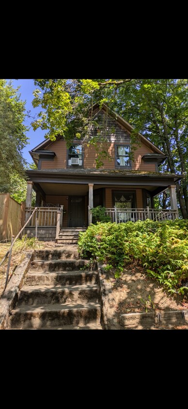 Foto principal - 2003 N Willamette Blvd