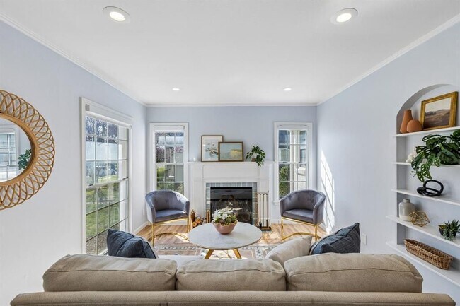 Foto del edificio - 5739 Ellsworth Ave