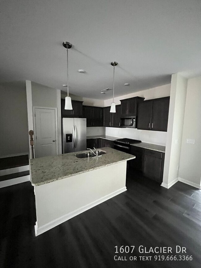 Building Photo - 1607 Glacier Dr