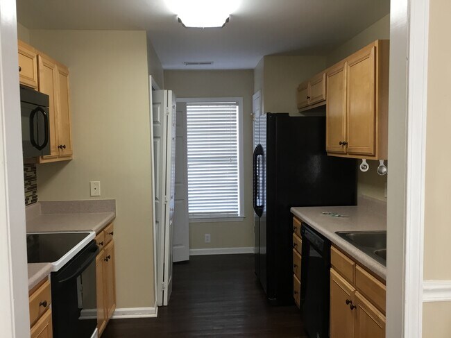 Foto del edificio - 6032 Evans Mill Rd