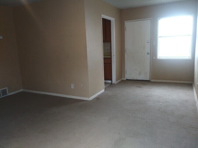 Building Photo - 2718 Duncan Dr