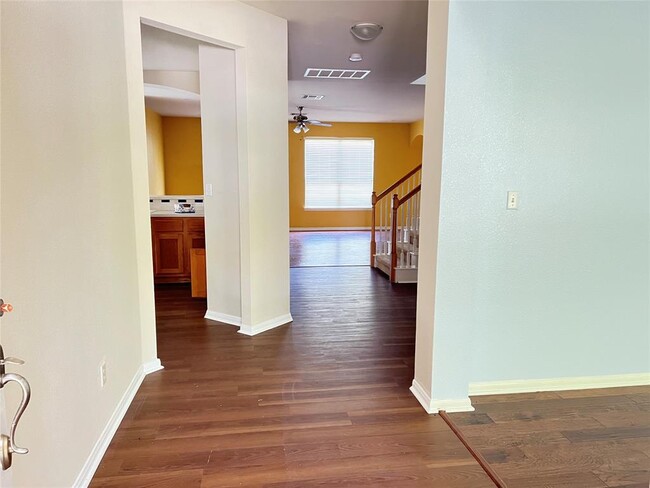 Building Photo - 14904 Doria Dr