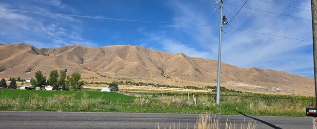 Foto del edificio - Beautiful Home and Amazing Mountain Views