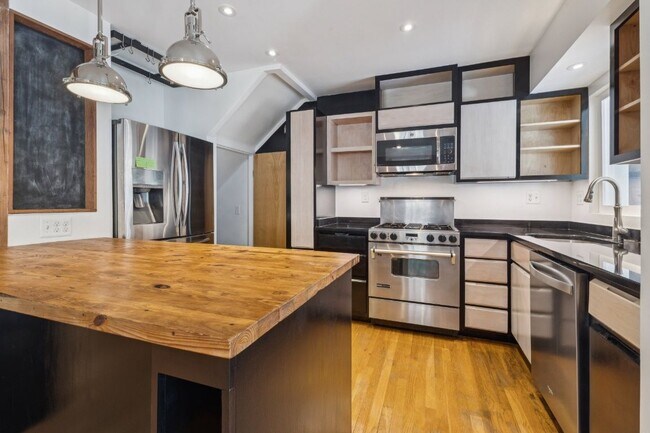 Foto del edificio - 1610 N Greenbrier St