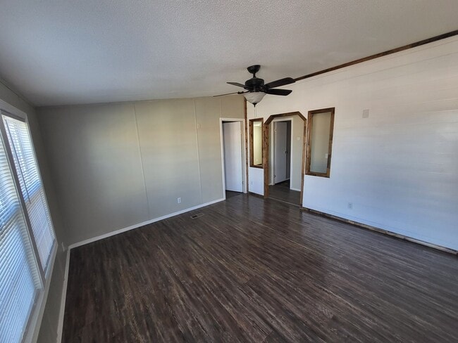 Building Photo - 1509 Arizona Dr